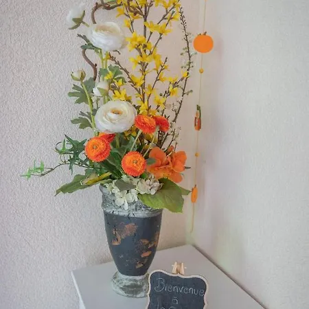 D'hotes La Choume Bed & Breakfast